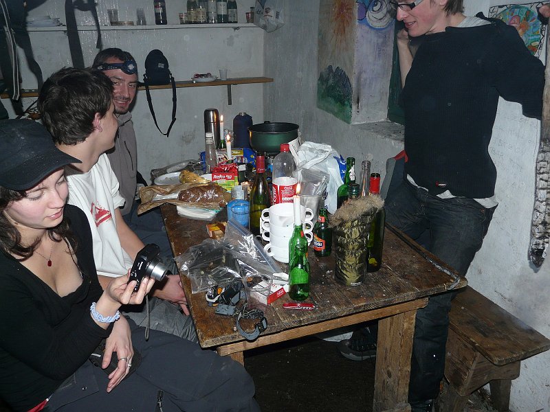 P1000291.JPG - une bonne tablée