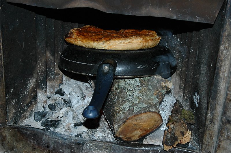 DSC_3905.JPG - réchauffage de la galette avant que le dessous carbonise