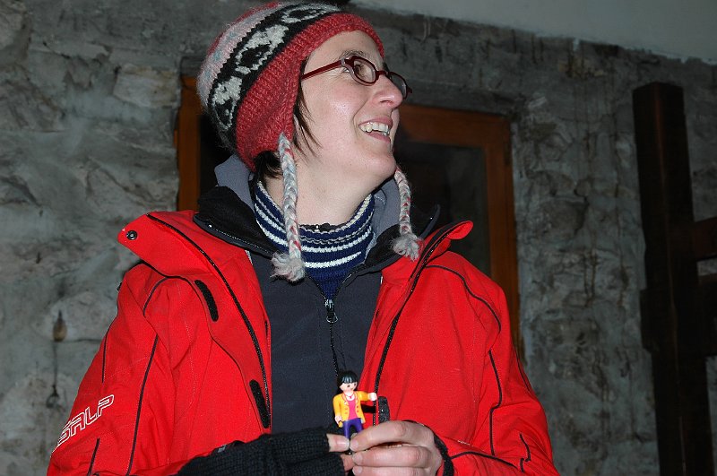 DSC_3914.JPG - trop contente avec son bonhomme Playmobil !